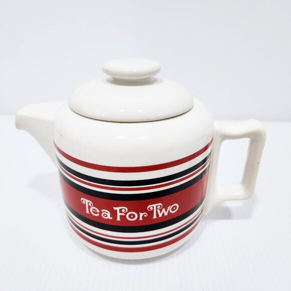 Tea for Two le the pour deux teapot, red white black teapot, made in Japan - Picture 2 of 10
